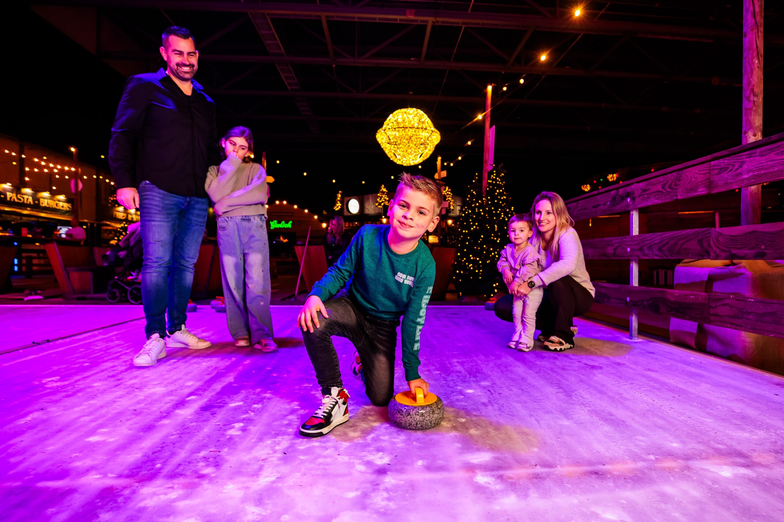 Overzicht van terras bij het Winter Walhalla bij Breepark Breda